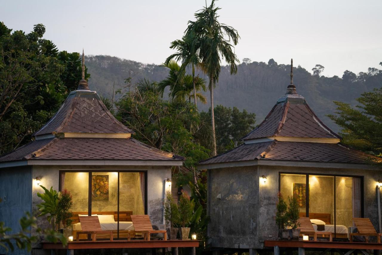 Anodard Phuket, Nai Yang Beach タラーン エクステリア 写真
